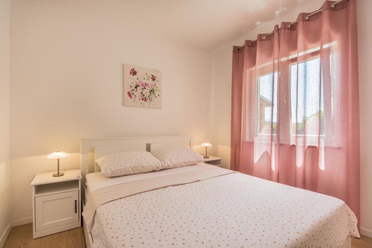 Piccola Pineta Apartman Póla Kültér fotó