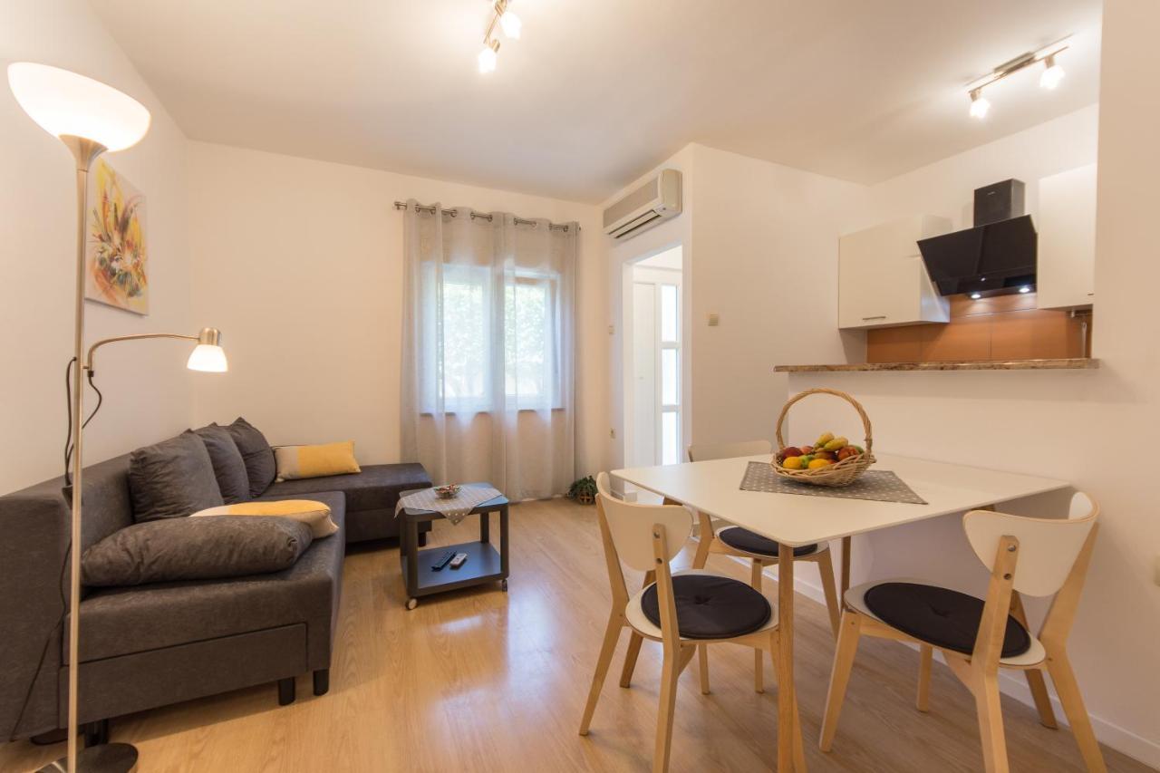 Piccola Pineta Apartman Póla Kültér fotó