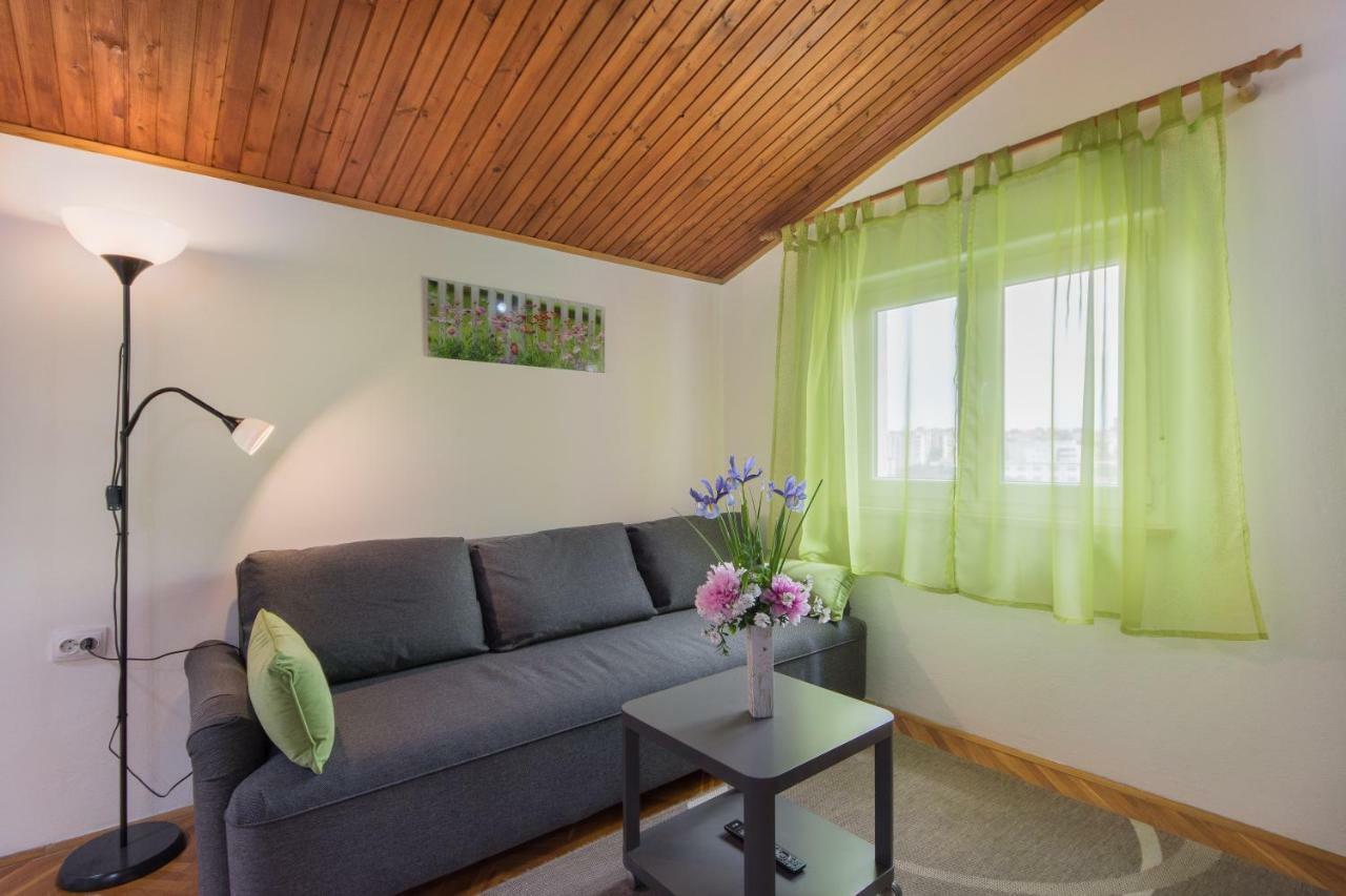 Piccola Pineta Apartman Póla Kültér fotó